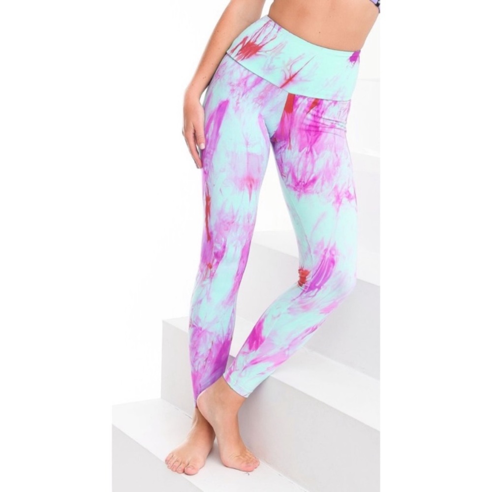 Booty By Brabants  osfm fuschia marble leggings